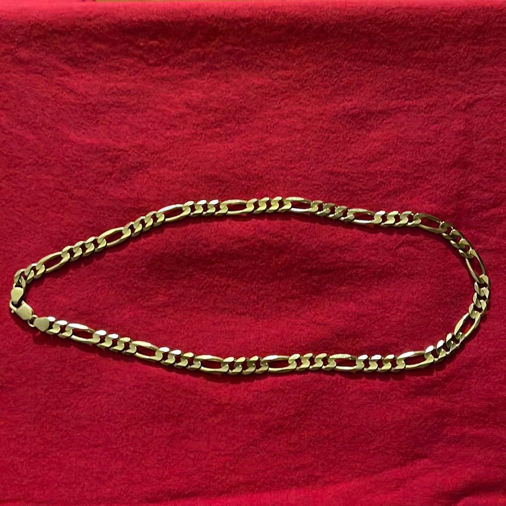 Cadena de oro sólido